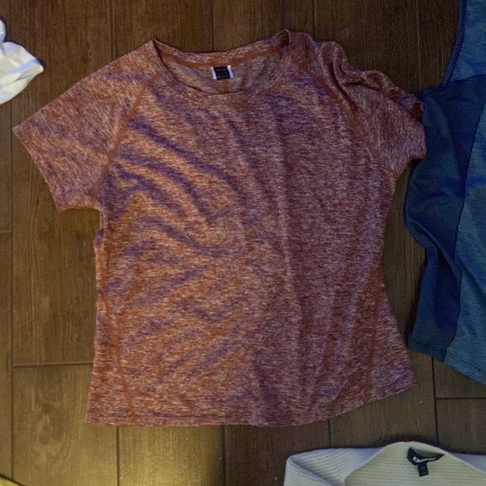 maroon/burgundy athletic shirt